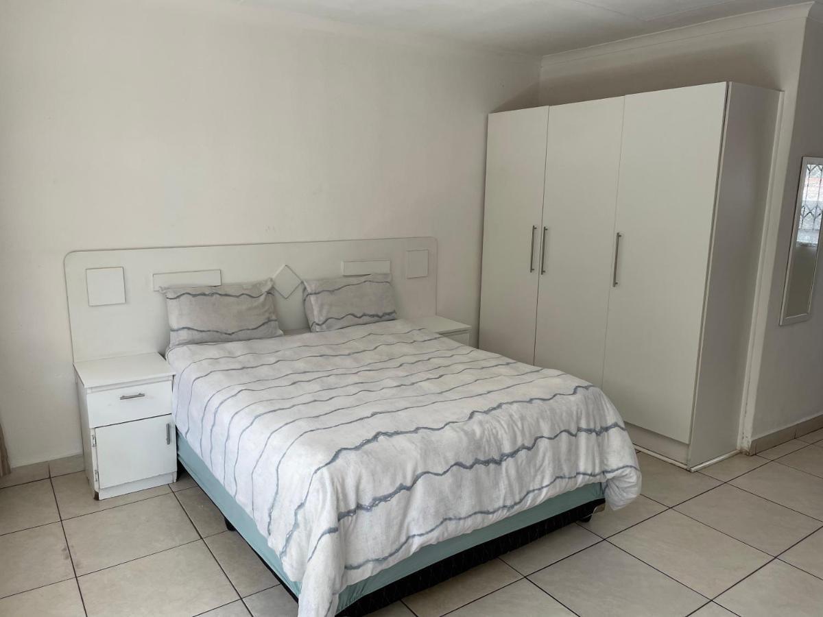 La Fiance Village Polokwane Exteriör bild