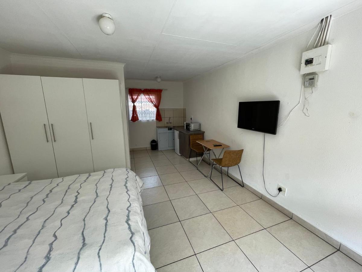 La Fiance Village Polokwane Exteriör bild