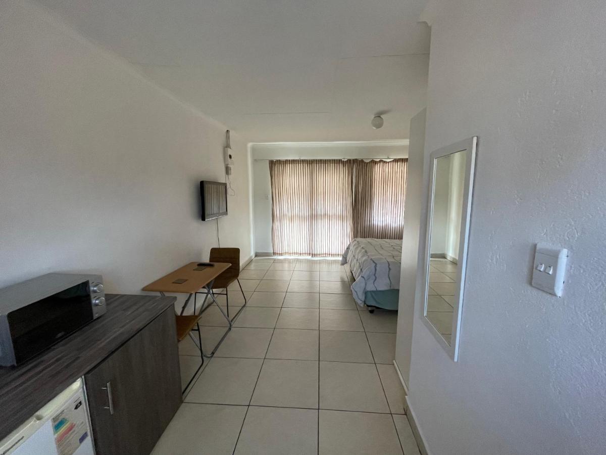 La Fiance Village Polokwane Exteriör bild